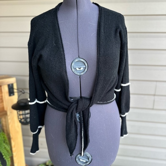 NWT Promesa front wrap tie cardigan in black with white detailing - Picture 13 of 13